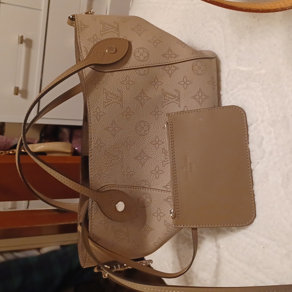 Absolutely beautiful bag mahina